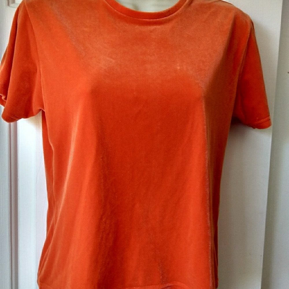 Orange top size M